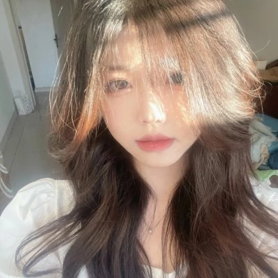 黑暗中的两个人